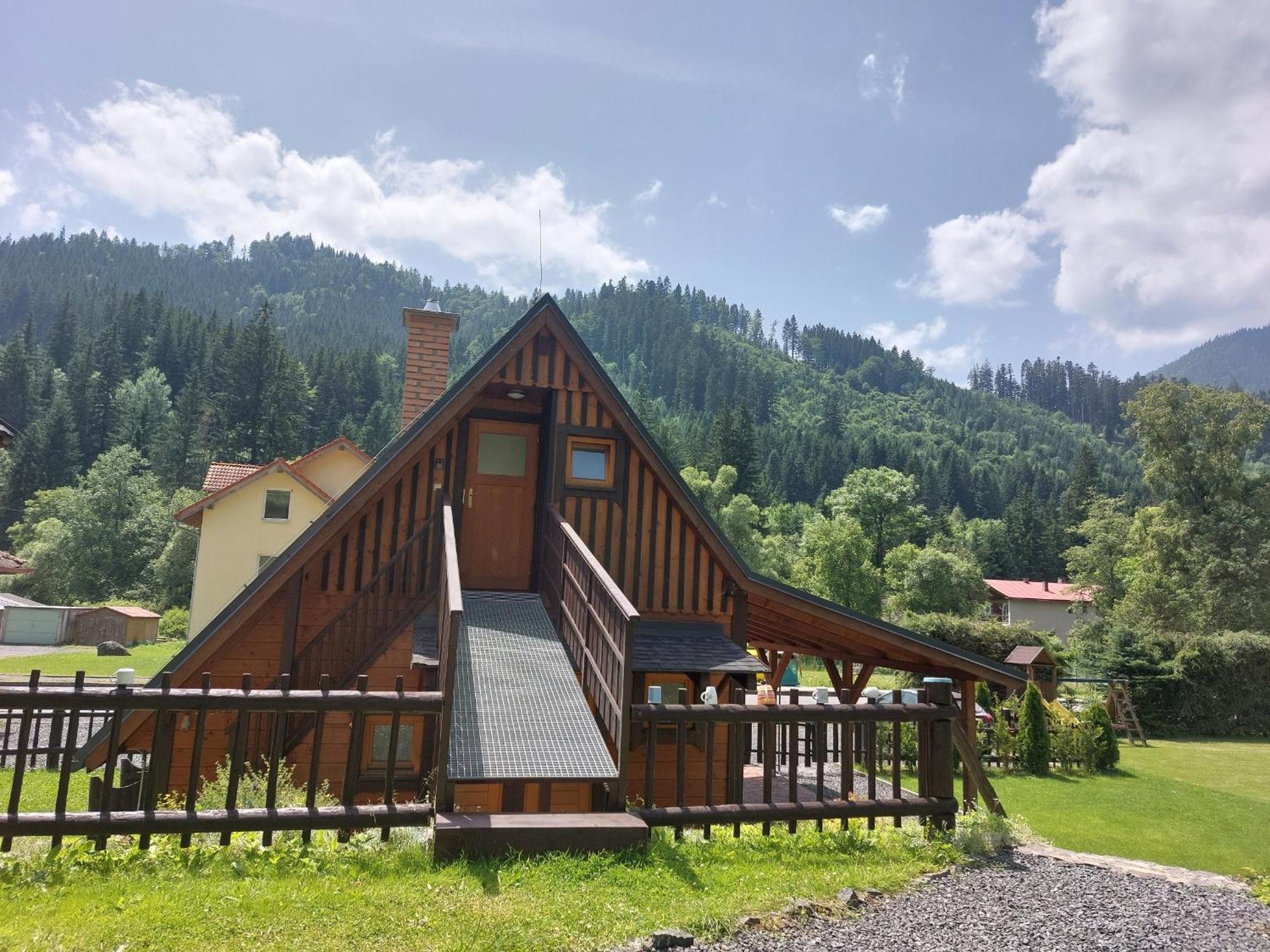 Chatka Pod Jaskynou Maluzina Exterior foto